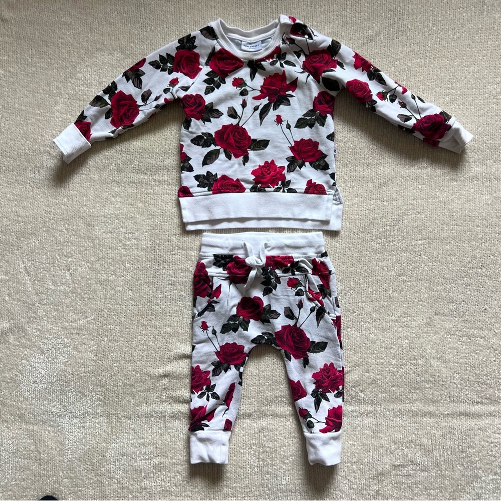 Bums & Roses Jogger Set - Picture 5 of 7
